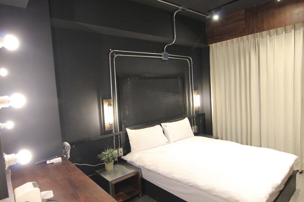 Loft Hostel Fengjia Taichung Dış mekan fotoğraf