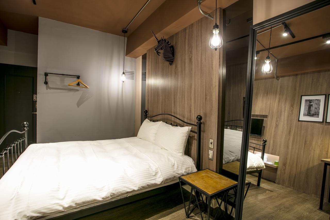 Loft Hostel Fengjia Taichung Dış mekan fotoğraf