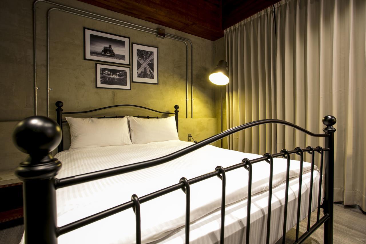 Loft Hostel Fengjia Taichung Dış mekan fotoğraf