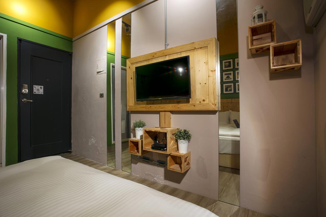 Loft Hostel Fengjia Taichung Dış mekan fotoğraf