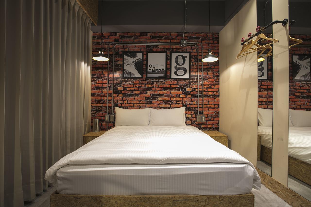 Loft Hostel Fengjia Taichung Dış mekan fotoğraf