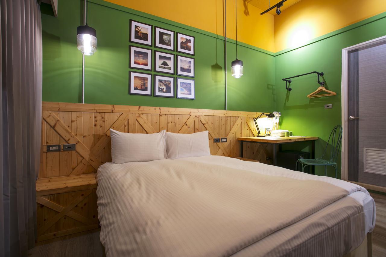 Loft Hostel Fengjia Taichung Dış mekan fotoğraf