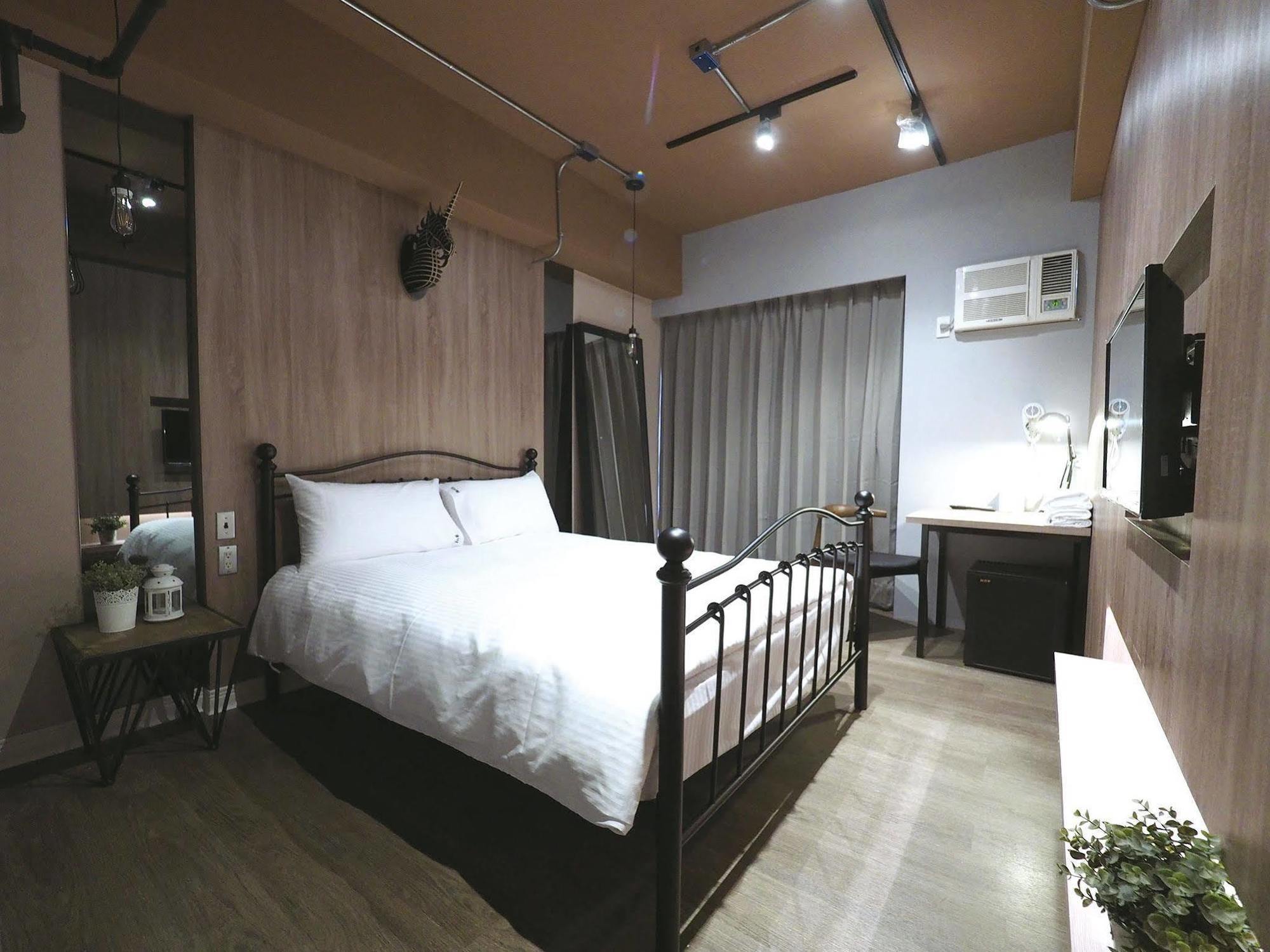 Loft Hostel Fengjia Taichung Dış mekan fotoğraf