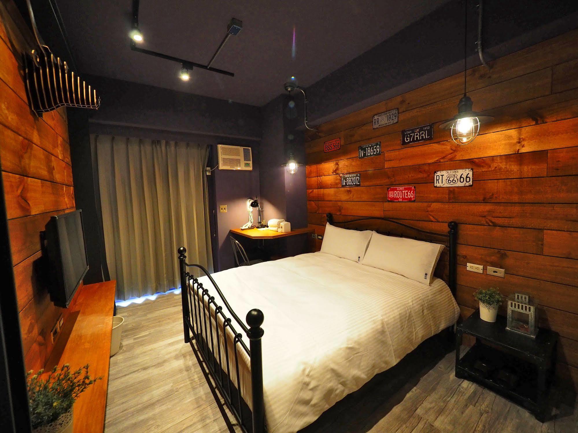 Loft Hostel Fengjia Taichung Dış mekan fotoğraf