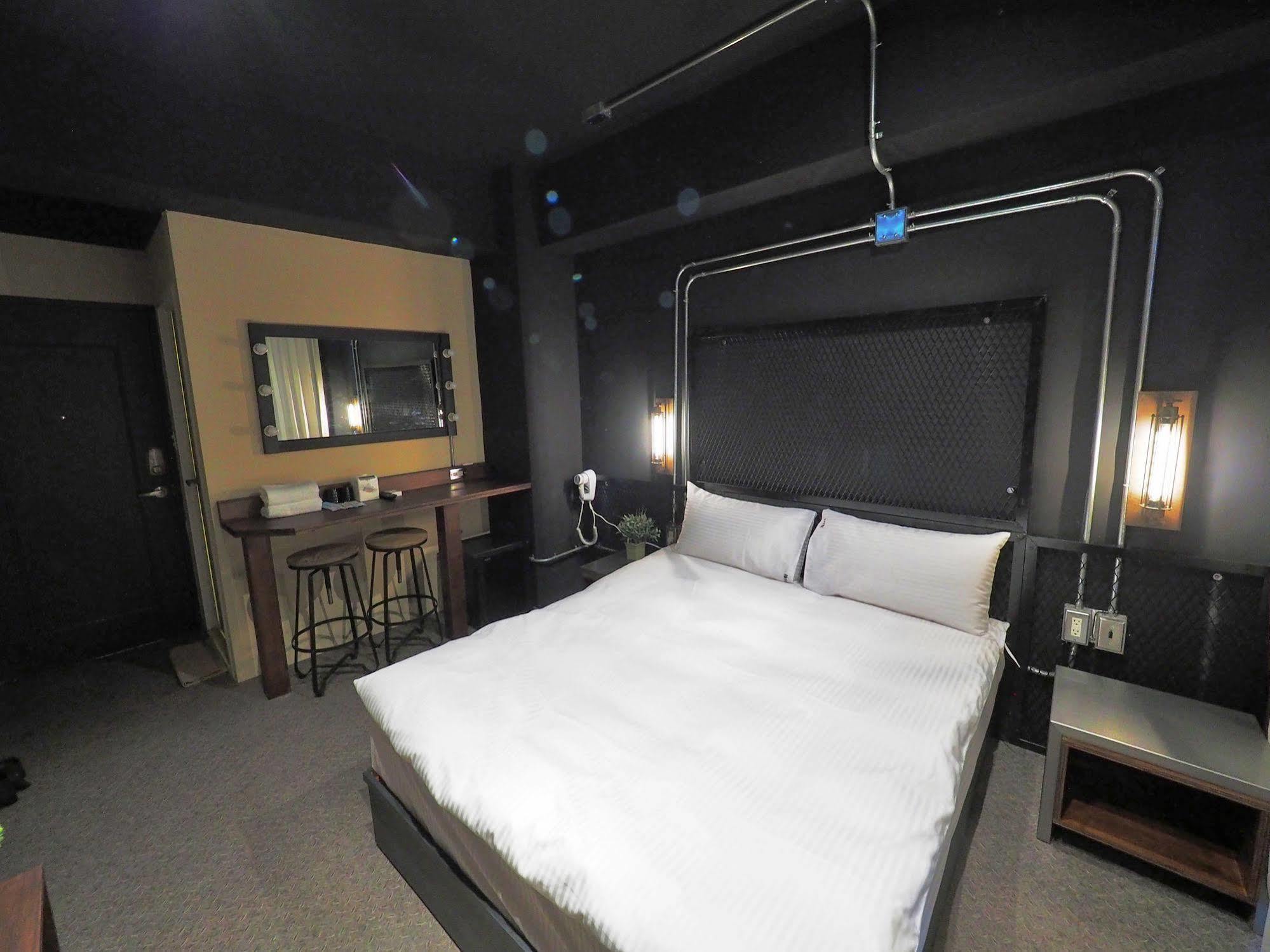 Loft Hostel Fengjia Taichung Dış mekan fotoğraf