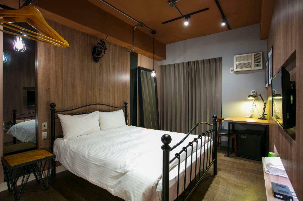 Loft Hostel Fengjia Taichung Dış mekan fotoğraf
