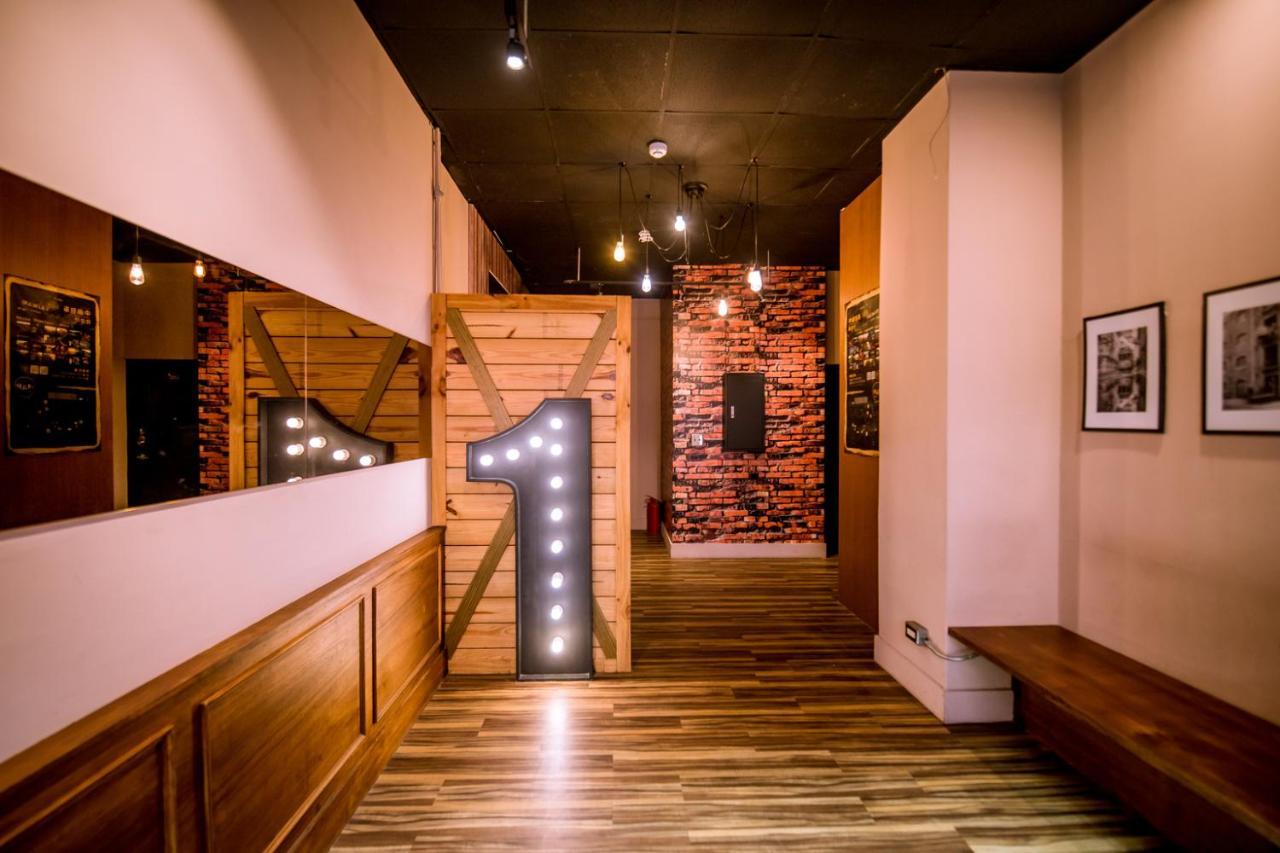 Loft Hostel Fengjia Taichung Dış mekan fotoğraf